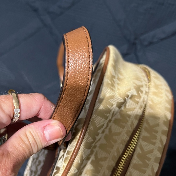 MK BACK PACK 😍 - Picture 4 of 15